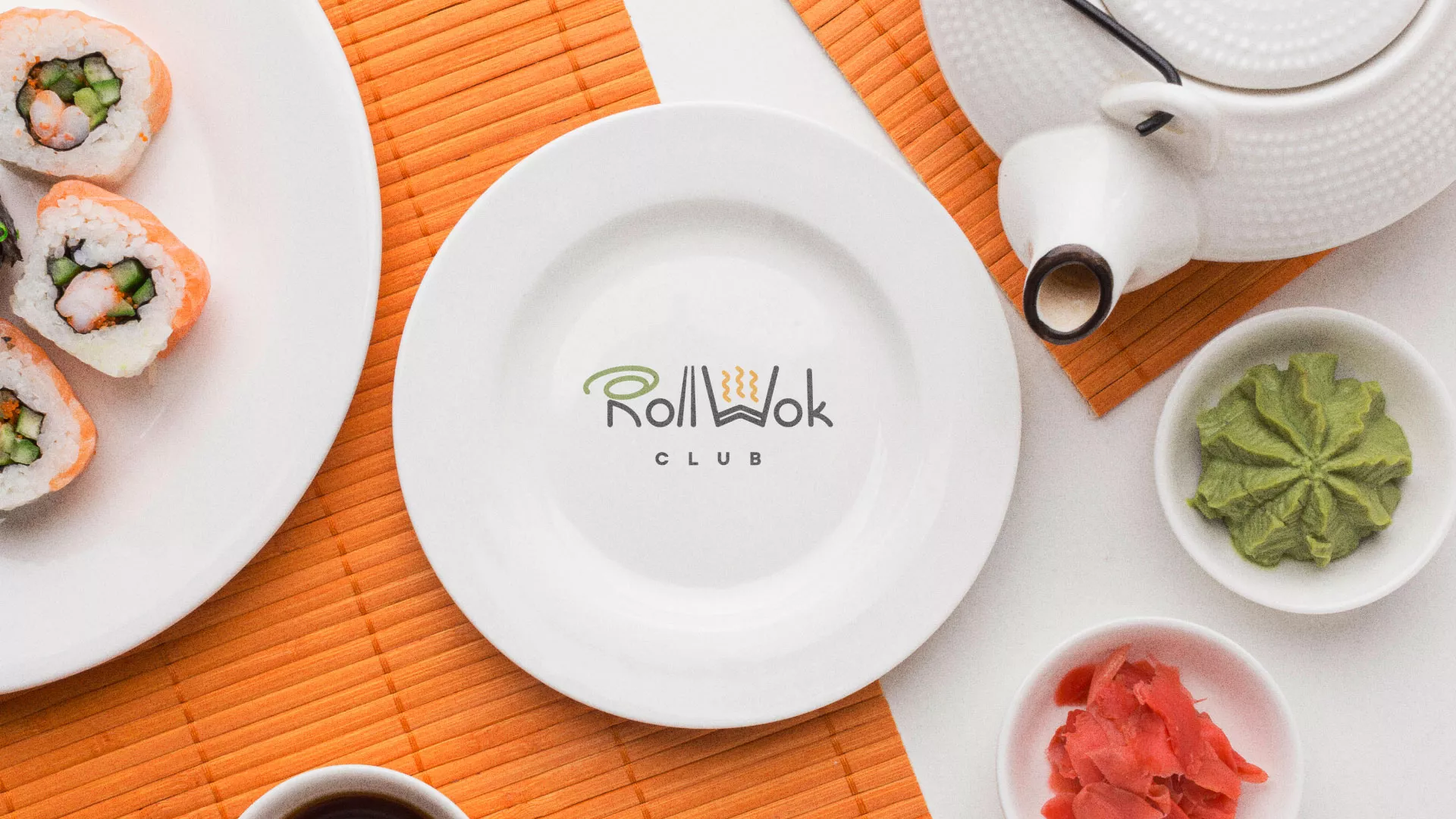Разработка логотипа и фирменного стиля суши-бара «Roll Wok Club» в Буйнакске